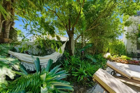 617 NE 191st Street Miami FL 33179