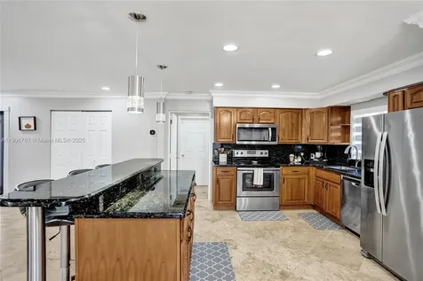 9350 NW 43rd Manor Sunrise FL 33351