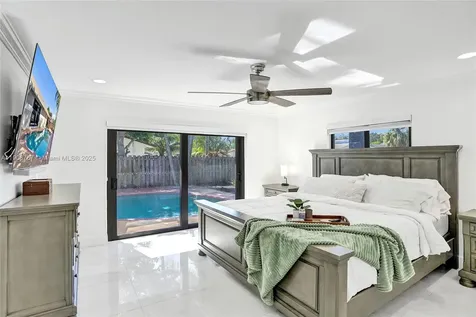 9350 NW 43rd Manor Sunrise FL 33351
