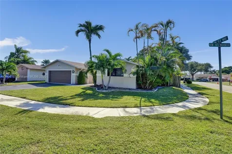 9350 NW 43rd Manor Sunrise FL 33351