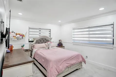 9350 NW 43rd Manor Sunrise FL 33351