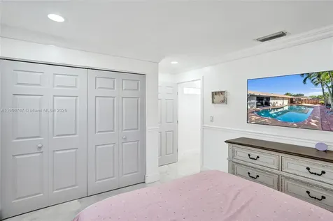 9350 NW 43rd Manor Sunrise FL 33351