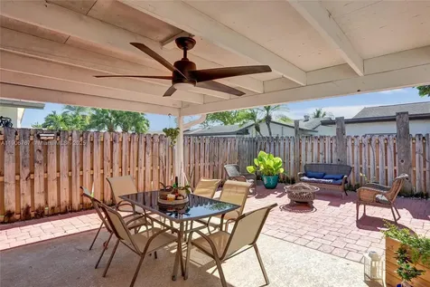 9350 NW 43rd Manor Sunrise FL 33351