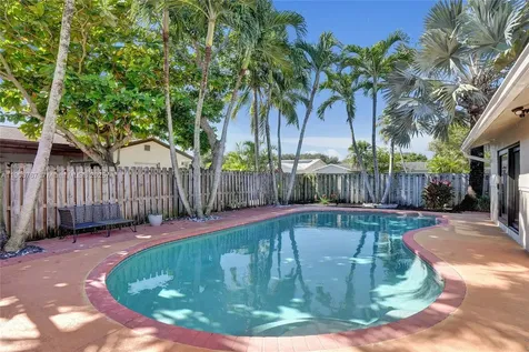 9350 NW 43rd Manor Sunrise FL 33351