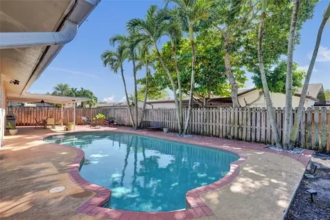 9350 NW 43rd Manor Sunrise FL 33351