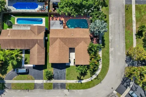 9350 NW 43rd Manor Sunrise FL 33351