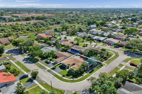 9350 NW 43rd Manor Sunrise FL 33351