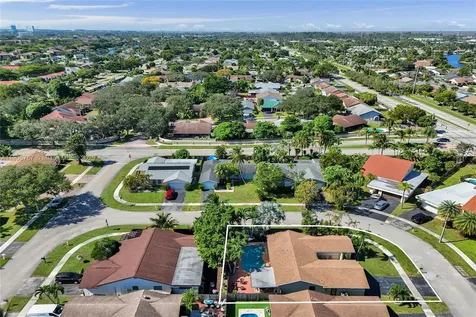 9350 NW 43rd Manor Sunrise FL 33351