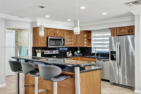 9350 NW 43rd Manor Sunrise FL 33351