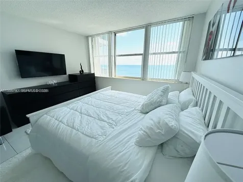 2101 S Ocean Drive Hollywood FL 33019