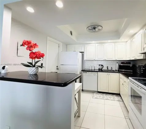2101 S Ocean Drive Hollywood FL 33019