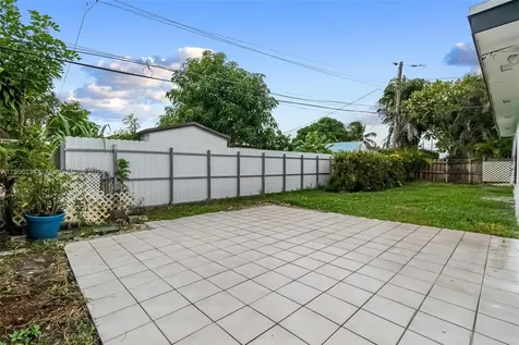 4020 N 67th Avenue Hollywood FL 33024