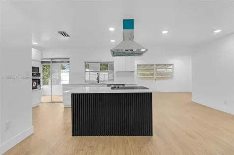 4020 N 67th Avenue Hollywood FL 33024