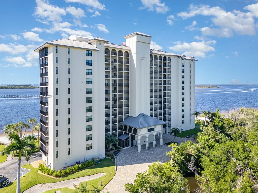 17080 Harbour Pointe Drive Fort Myers FL 33908