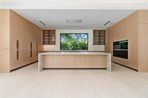 9400 SW 60th Court Pinecrest FL 33156