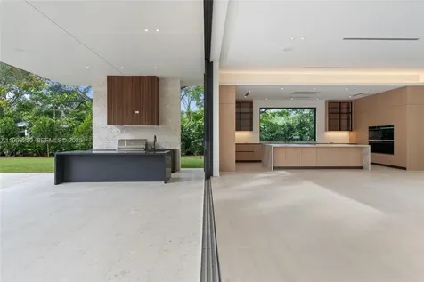 9400 SW 60th Court Pinecrest FL 33156