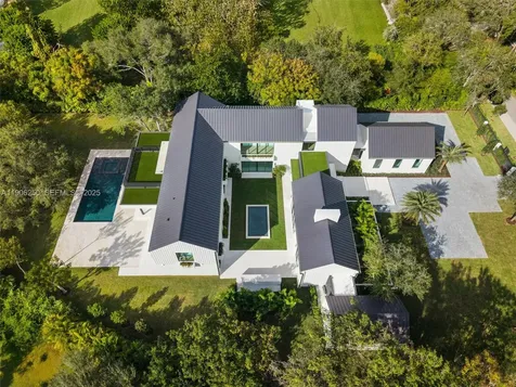 9400 SW 60th Court Pinecrest FL 33156