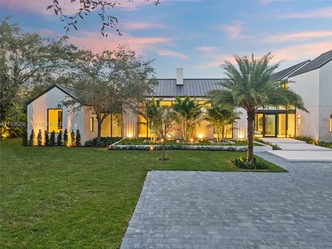 9400 SW 60th Court Pinecrest FL 33156