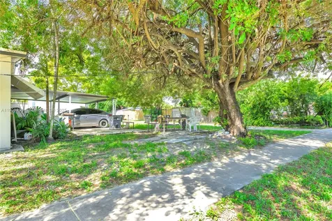 1499 NE 174th Street North Miami Beach FL 33162