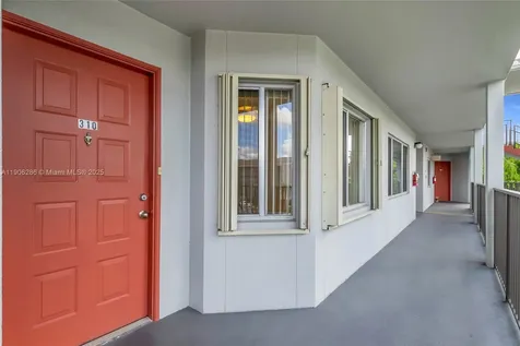 801 SW 138th Avenue Pembroke Pines FL 33027