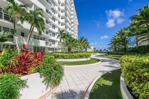 100 Lincoln Road Miami Beach FL 33139