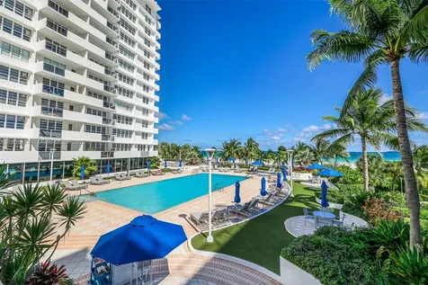 100 Lincoln Road Miami Beach FL 33139