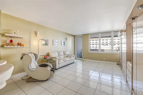 100 Lincoln Road Miami Beach FL 33139