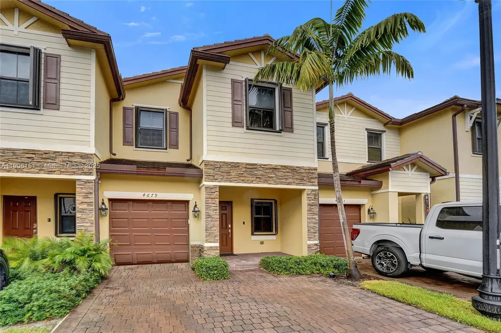 4679 Brumby Terrace Davie FL 33314