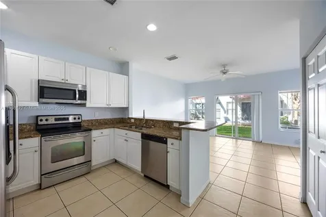 2991 NW 30th Place Oakland Park FL 33311