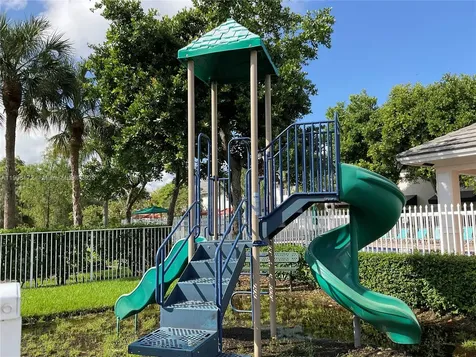 2991 NW 30th Place Oakland Park FL 33311