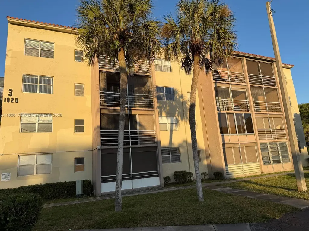 1820 SW 81st Avenue North Lauderdale FL 33068