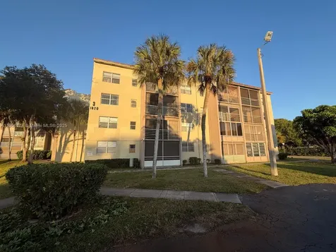 1820 SW 81st Avenue North Lauderdale FL 33068