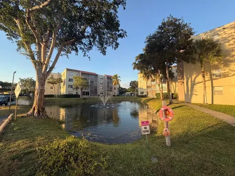 1820 SW 81st Avenue North Lauderdale FL 33068