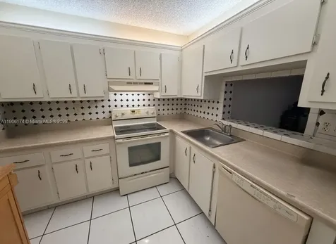 1820 SW 81st Avenue North Lauderdale FL 33068