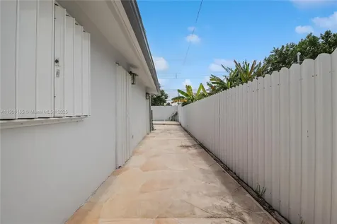 6051 SW 110th Avenue Miami FL 33173