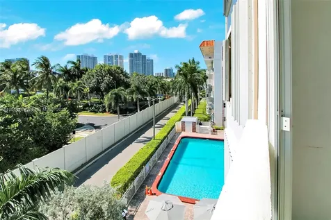3199 S Ocean Drive Hallandale Beach FL 33009