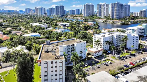 3199 S Ocean Drive Hallandale Beach FL 33009