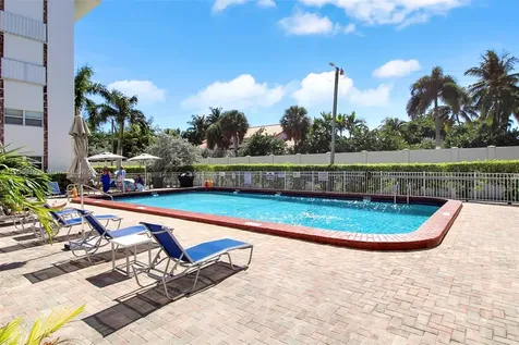 3199 S Ocean Drive Hallandale Beach FL 33009