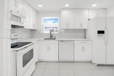 3199 S Ocean Drive Hallandale Beach FL 33009