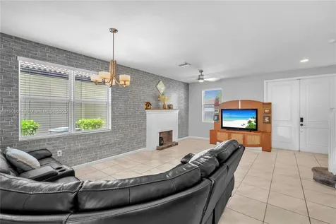 2190 SE 2nd Street Homestead FL 33033