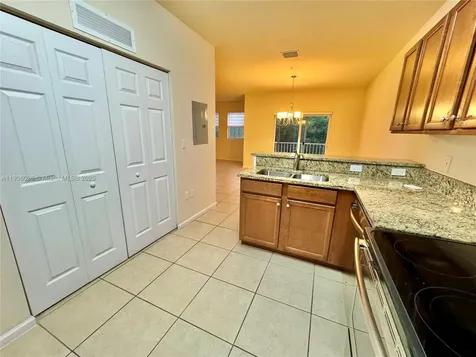 8650 NW 97th Avenue Doral FL 33178