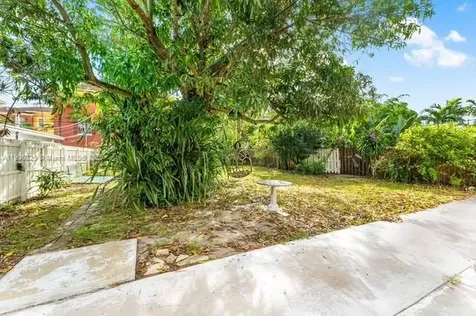 610 S N Street Lake Worth FL 33460