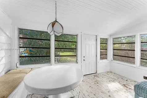 610 S N Street Lake Worth FL 33460