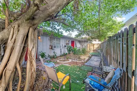 1219-1221 NE 18th Avenue Fort Lauderdale FL 33304