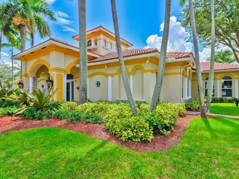 2891 S Greenleaf Circle Boynton Beach FL 33426