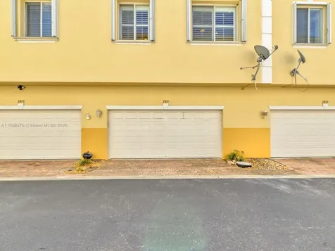 2891 S Greenleaf Circle Boynton Beach FL 33426