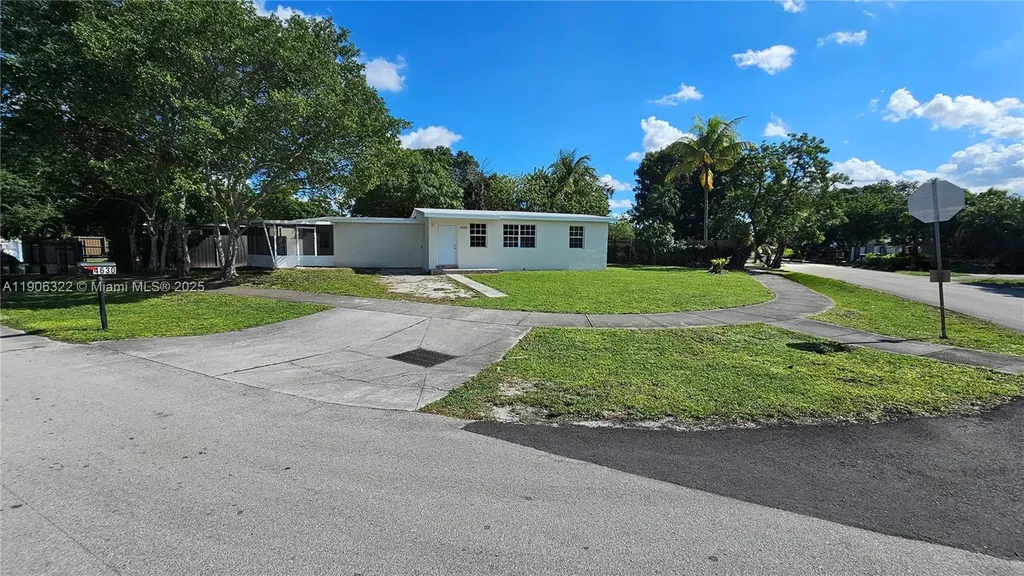 4630 SW 36th Street West Park FL 33023