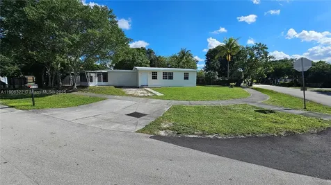4630 SW 36th Street West Park FL 33023