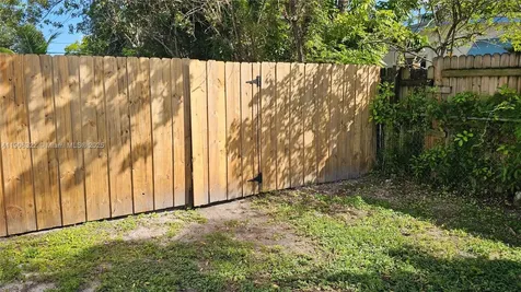 4630 SW 36th Street West Park FL 33023