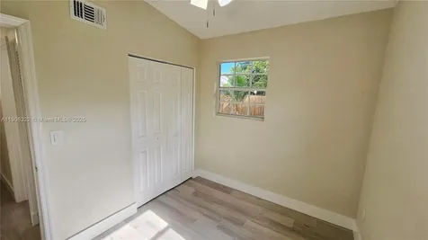 4630 SW 36th Street West Park FL 33023